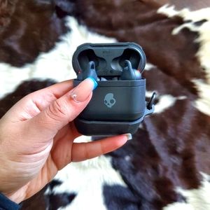 Bluetooth wireless in ear buds